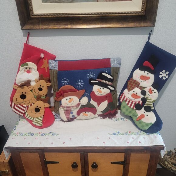 Vintage 90's Christmas Fleece Pillow and 2 stockings matching design - Picture 1 of 13